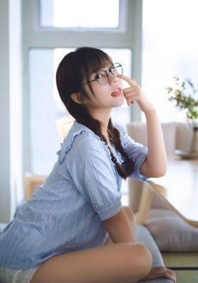 为什么欧美女人下面是粉嫩的_超清免费观看韩国