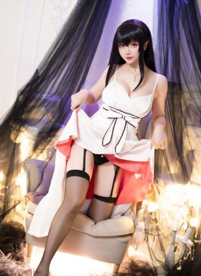 欧美最新街拍服装_720超清免费观看